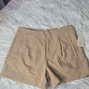 NWT Hight-waisted Short Sz 6